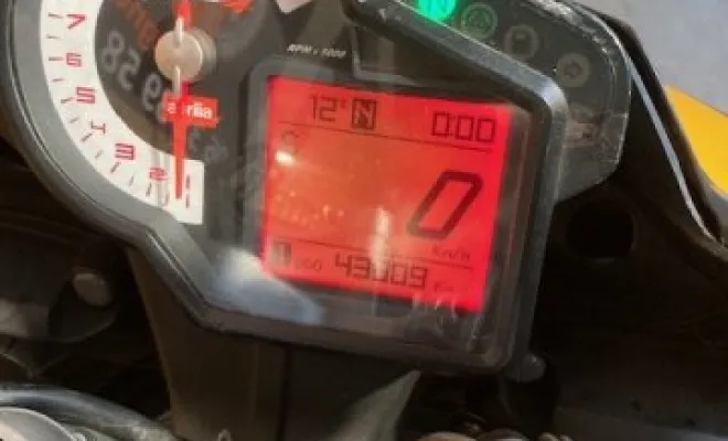 APRILIA 1000 TUONO V4 R 2011, Saint-Étienne, Diagnostic Moto Casse