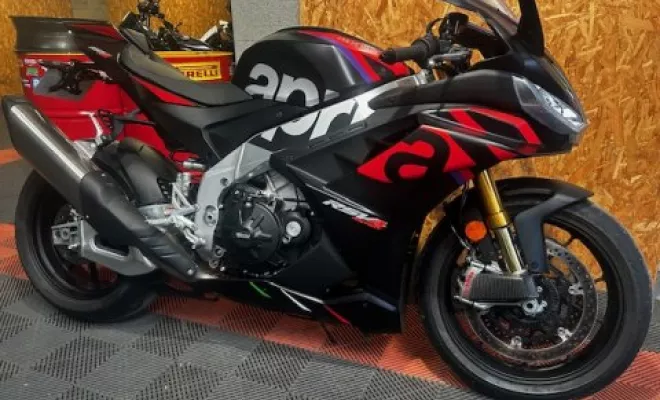 APRILIA 1100 RSV4 FACTORY 2023, Saint-Étienne, Diagnostic Moto Casse