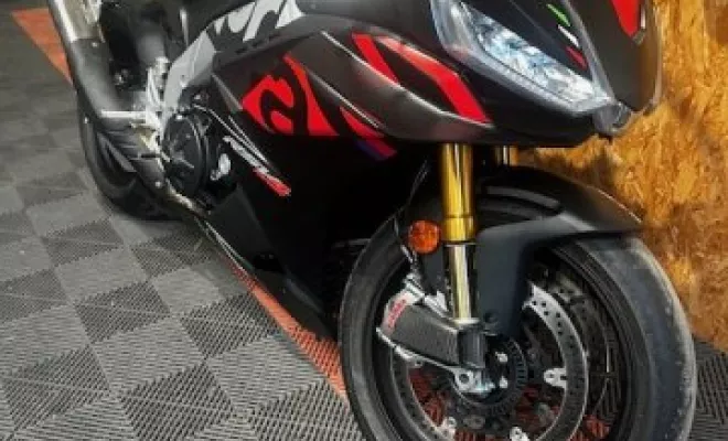 APRILIA 1100 RSV4 FACTORY 2023, Saint-Étienne, Diagnostic Moto Casse