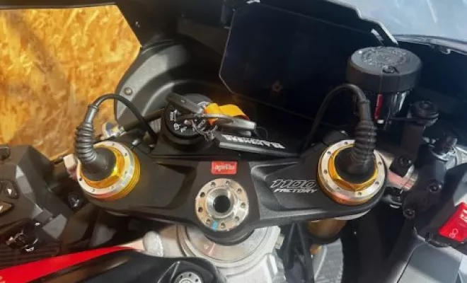 APRILIA 1100 RSV4 FACTORY 2023, Saint-Étienne, Diagnostic Moto Casse