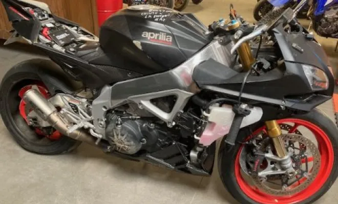 APRILIA 1100 RSV4 RF FACTORY 2019, Saint-Étienne, Diagnostic Moto Casse