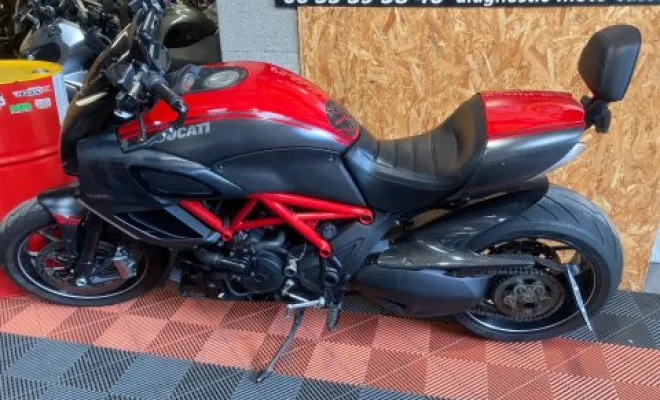 DUCATI DIAVEL 2011 RED CARBON, Saint-Étienne, Diagnostic Moto Casse