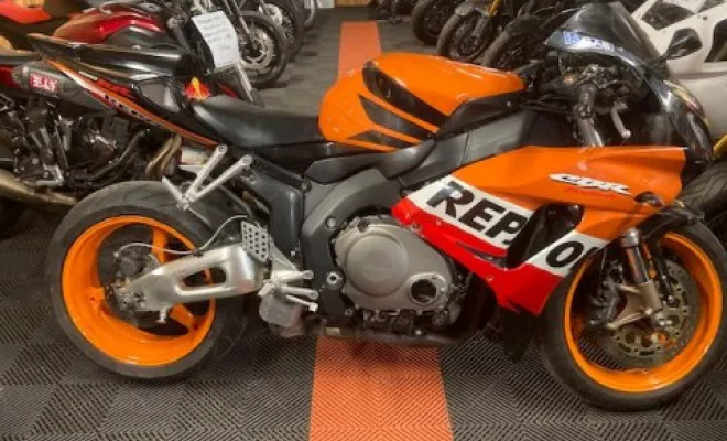 HONDA 1000 CBR RR 2004, Saint-Étienne, Diagnostic Moto Casse