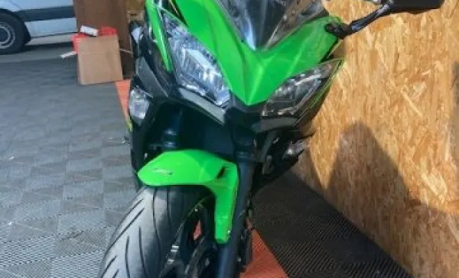 KAWASAKI Z650 NINJA ABS, Saint-Étienne, Diagnostic Moto Casse