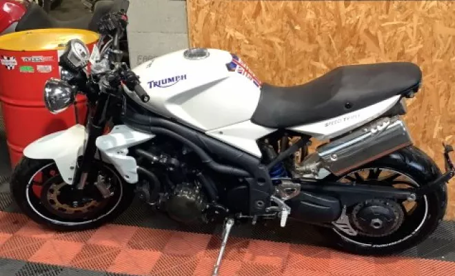 TRIUMPH 1050 SPEED TRIPLE 2008, Saint-Étienne, Diagnostic Moto Casse
