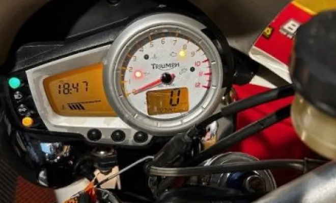 TRIUMPH 1050 SPEED TRIPLE 2008, Saint-Étienne, Diagnostic Moto Casse