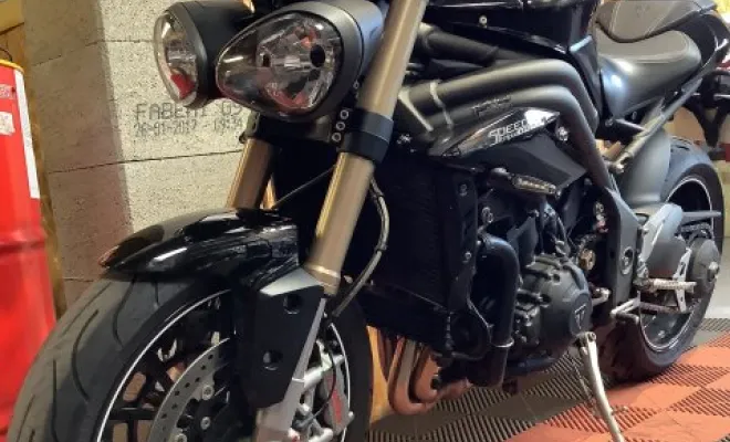 TRIUMPH 1050 SPEED TRIPLE S 2018, Saint-Étienne, Diagnostic Moto Casse