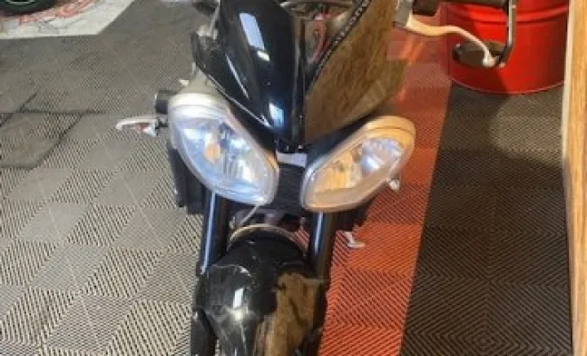Triumph 675 street triple R 2011, Saint-Étienne, Diagnostic Moto Casse