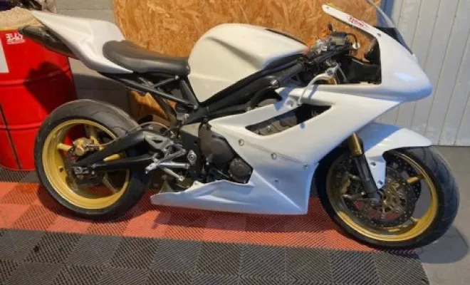 TRIUMPH 675 DAYTONA 2006, Saint-Étienne, Diagnostic Moto Casse