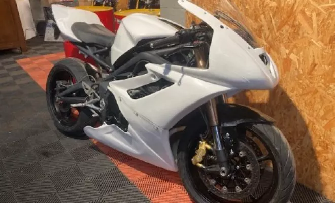 TRIUMPH 675 DAYTONA 2009, Saint-Étienne, Diagnostic Moto Casse