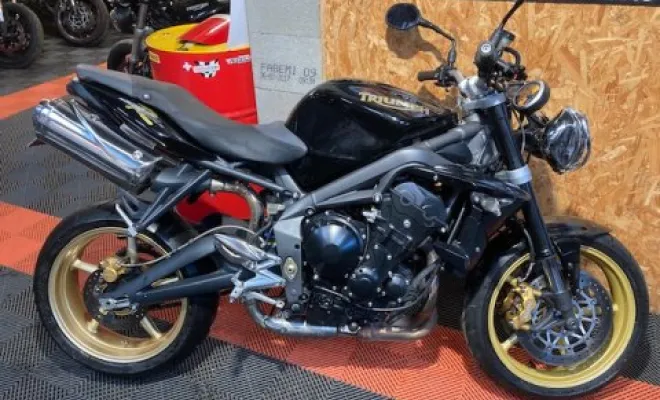 TRIUMPH 675 R 2010 PHAMTOM BALCK, Saint-Étienne, Diagnostic Moto Casse