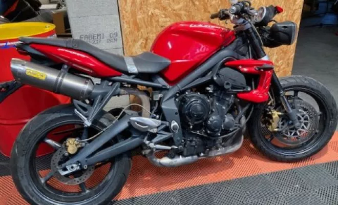 TRIUMPH 675 R 2011, Saint-Étienne, Diagnostic Moto Casse