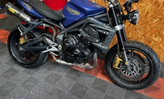 TRIUMPH 675 R STREET TRIPLE 2010, Saint-Étienne, Diagnostic Moto Casse
