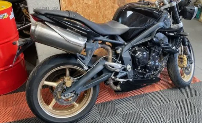 TRIUMPH 675 R STREET TRIPLE 2012 BLACK PHANTOM, Saint-Étienne, Diagnostic Moto Casse