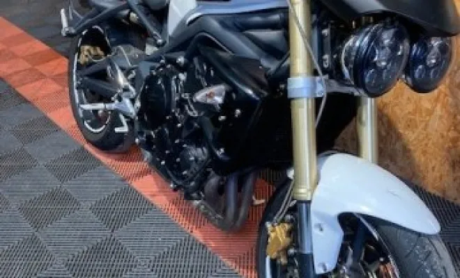 TRIUMPH 675 STREET TRIPLE 2008, Saint-Étienne, Diagnostic Moto Casse