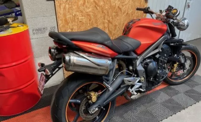 TRIUMPH 675 STREET TRIPLE R 2010, Saint-Étienne, Diagnostic Moto Casse