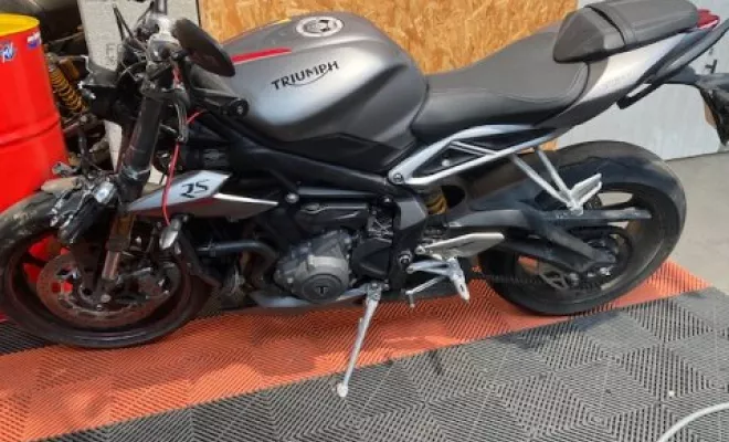 TRIUMPH 765 RS 2020 EN PIECES, Saint-Étienne, Diagnostic Moto Casse