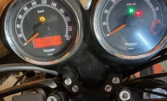 TRIUMPH BONNEVILLE T 100 2016, Saint-Étienne, Diagnostic Moto Casse