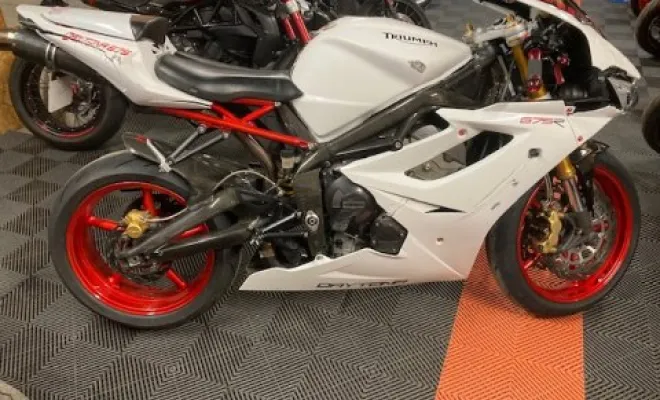 TRIUMPH DAYTONA 675 2006, Saint-Étienne, Diagnostic Moto Casse