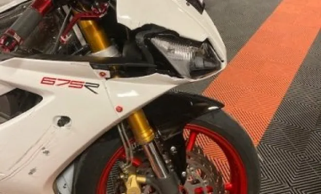 TRIUMPH DAYTONA 675 2006, Saint-Étienne, Diagnostic Moto Casse