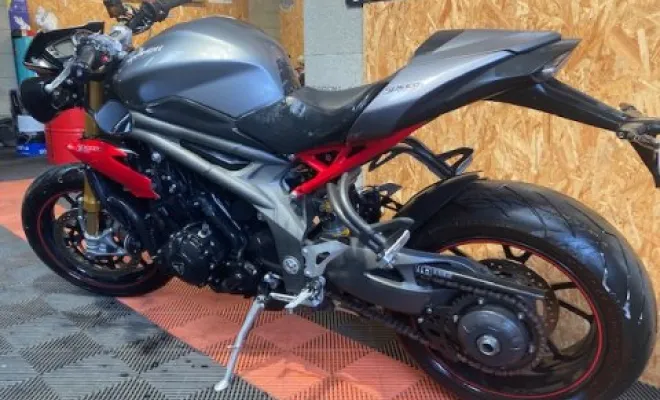 TRIUMPH SPEED TRIPLE 1050 R 2016, Saint-Étienne, Diagnostic Moto Casse