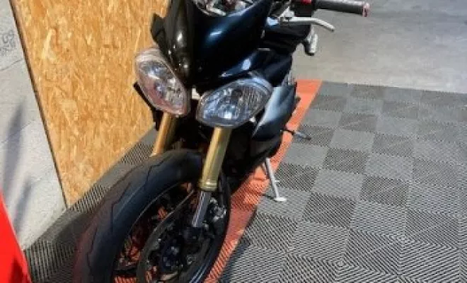 TRIUMPH STREET TRIPLE 675 2016, Saint-Étienne, Diagnostic Moto Casse