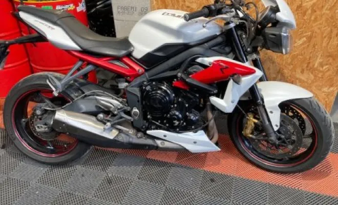 TRIUMPH STREET TRIPLE 675 R 2014, Saint-Étienne, Diagnostic Moto Casse