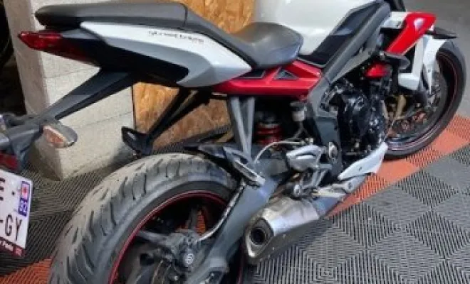 TRIUMPH STREET TRIPLE 675 R 2014, Saint-Étienne, Diagnostic Moto Casse