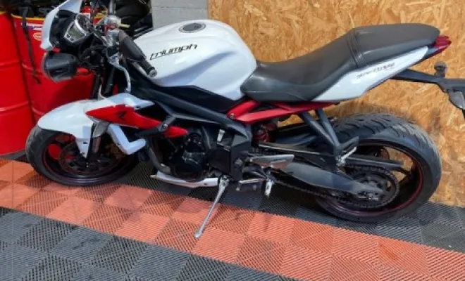 TRIUMPH STREET TRIPLE 675 R 2014, Saint-Étienne, Diagnostic Moto Casse
