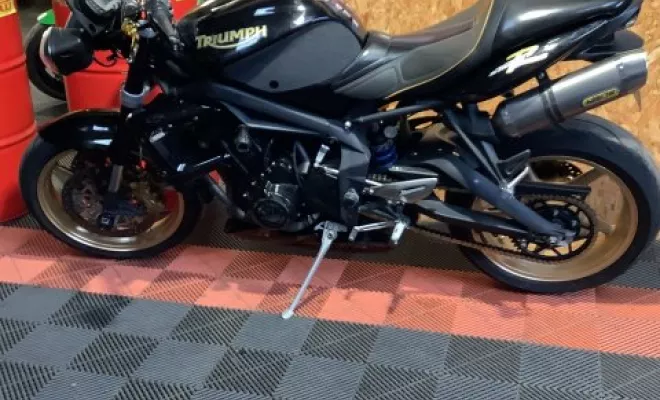 TRIUMPH STREET TRPILE 675 R 2011, Saint-Étienne, Diagnostic Moto Casse