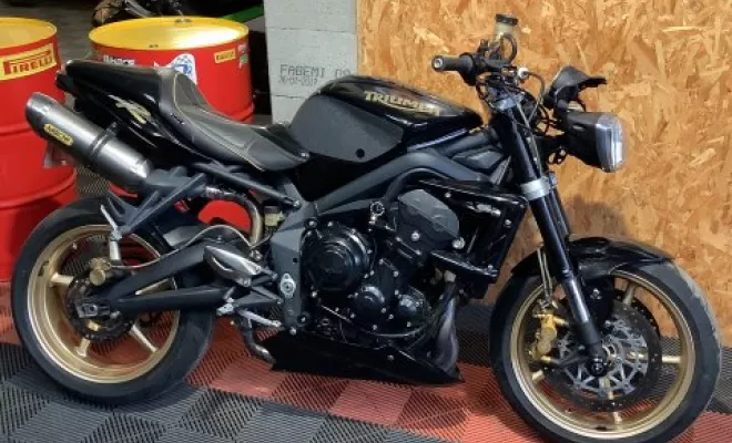 TRIUMPH STREET TRPILE 675 R 2011, Saint-Étienne, Diagnostic Moto Casse